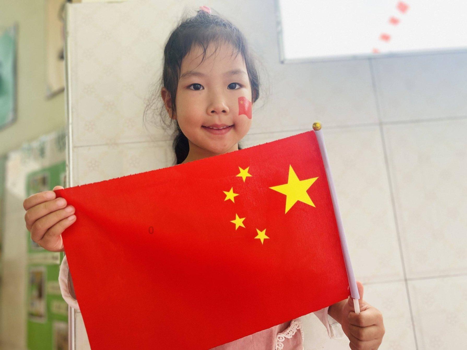 灰色配什么颜色好看衣服图片-有问必答平台,解答你的疑问