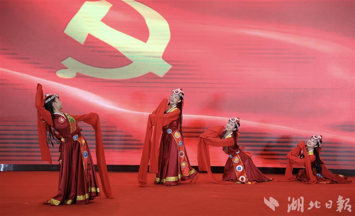 你怎么看待在朋友圈秀恩爱的行为？